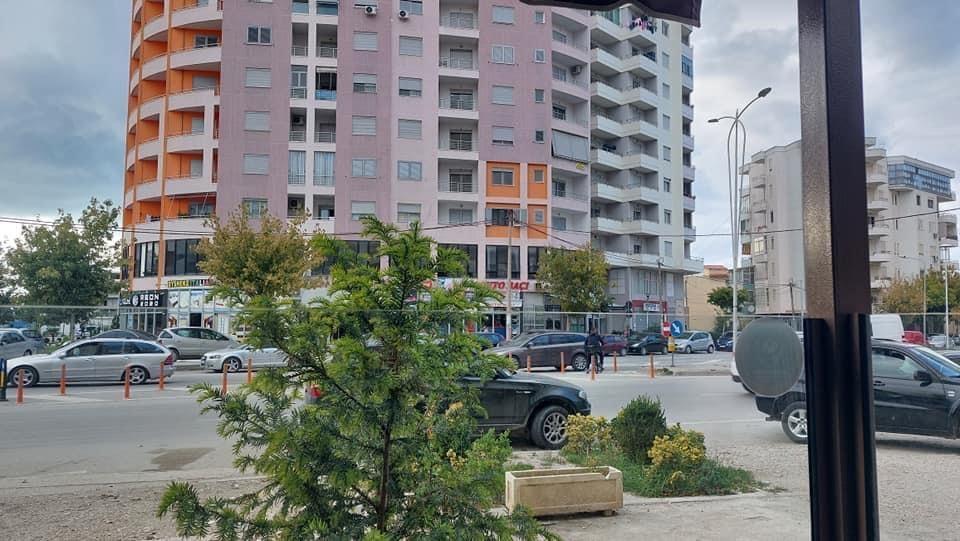 Jepet me qera Ap i 1+1 prane Portit per periudhen e dimrit