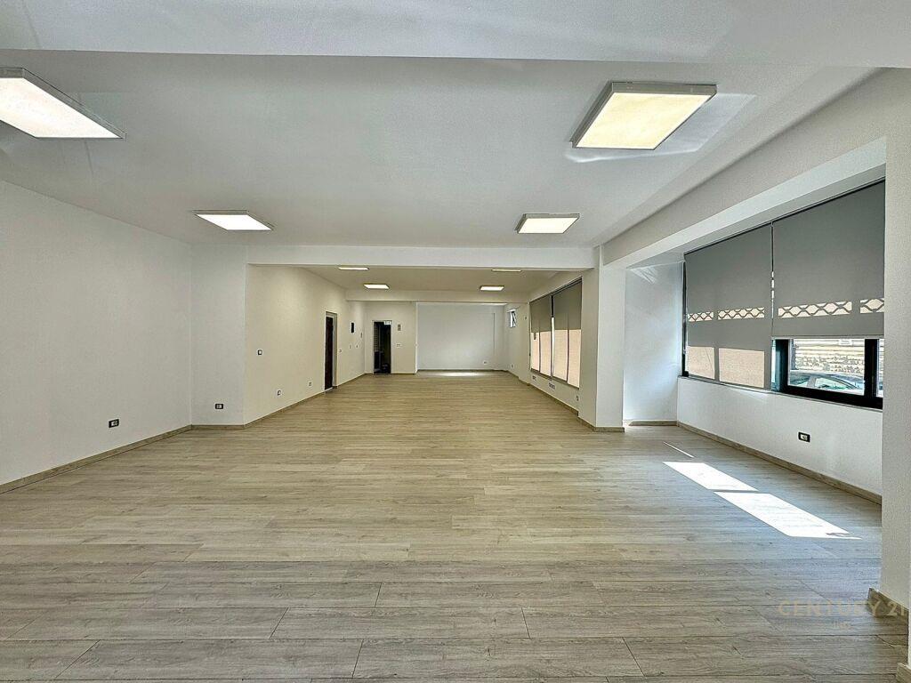 Qira Ambient Komercial Zogu i Zi 1200 € 115 m2