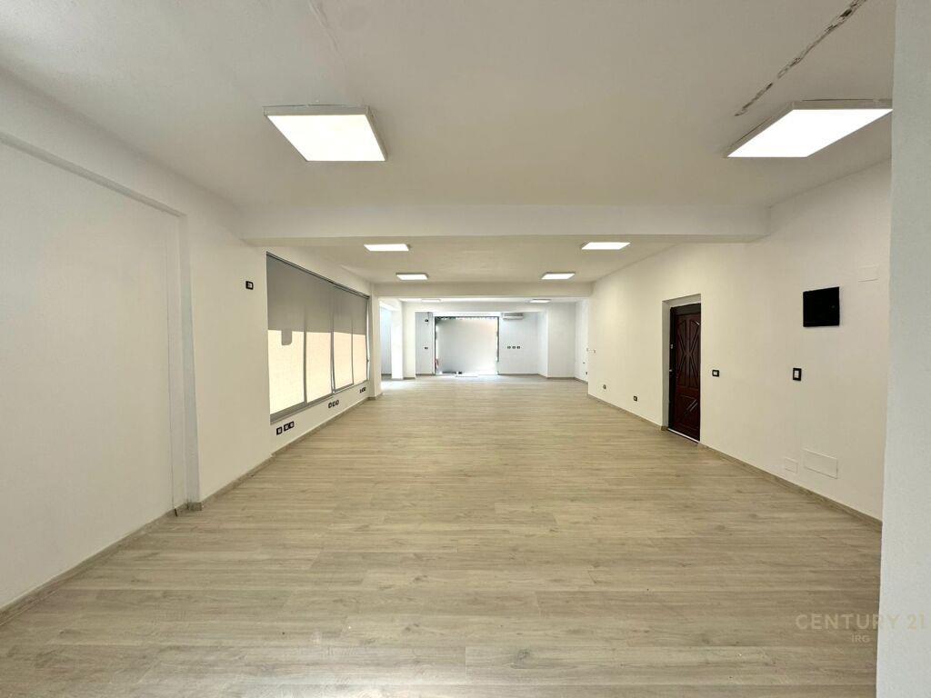 Qira Ambient Komercial Zogu i Zi 1200 € 115 m2