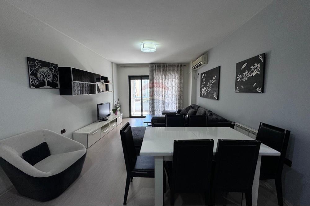 Apartament 2+1 ne shitje te Komuna e Parisit