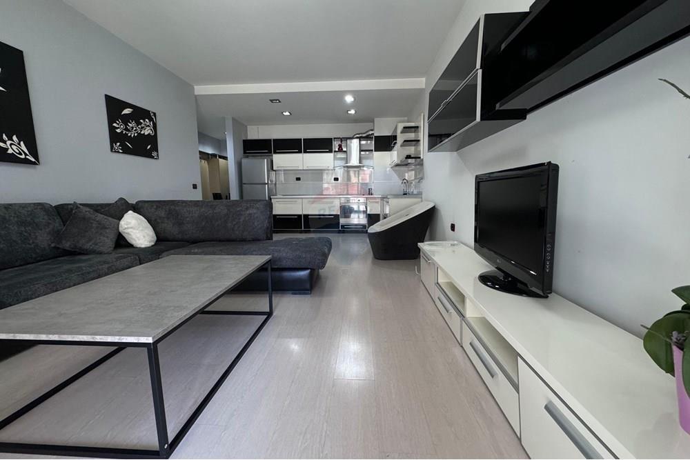 Apartament 2+1 ne shitje te Komuna e Parisit