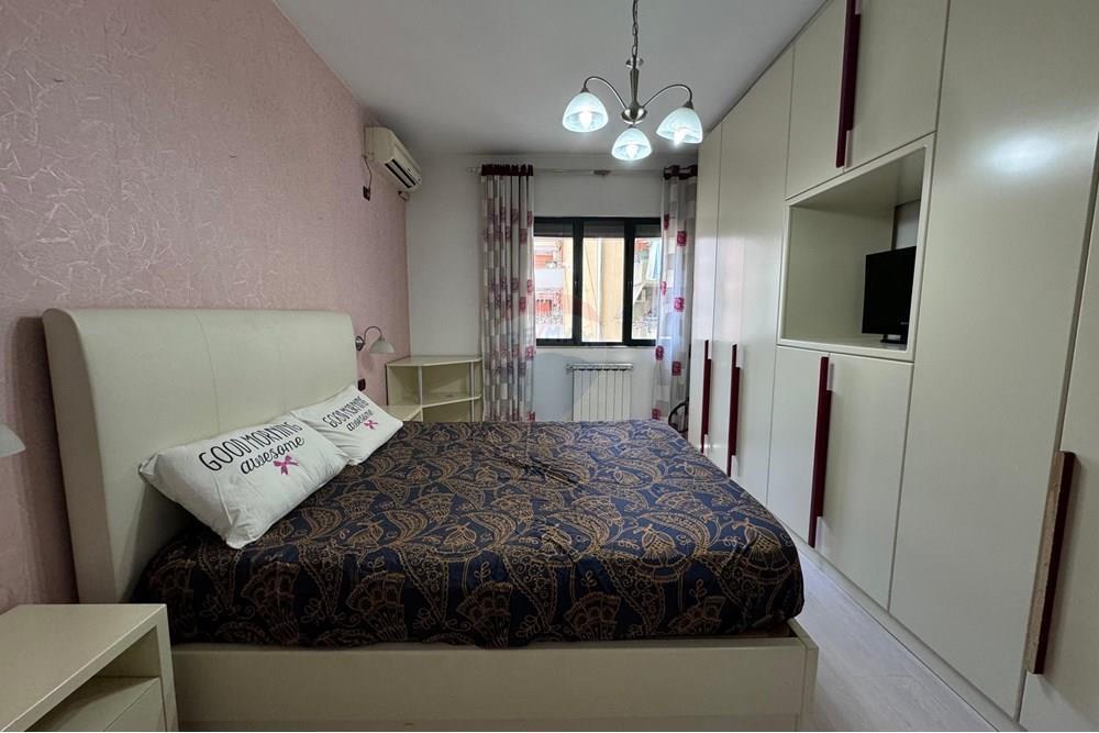 Apartament 2+1 ne shitje te Komuna e Parisit