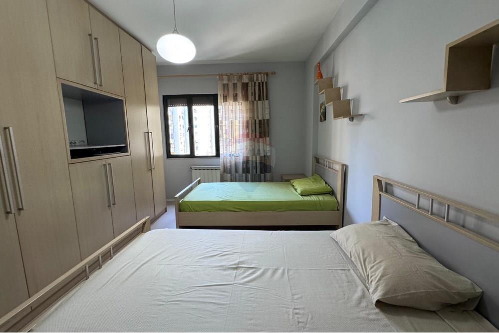 Apartament 2+1 ne shitje te Komuna e Parisit