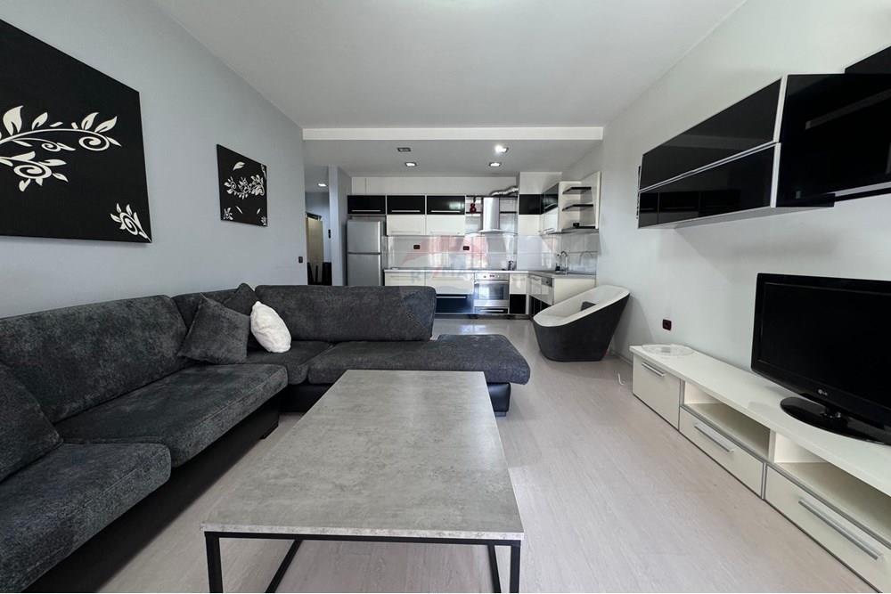 Apartament 2+1 ne shitje te Komuna e Parisit