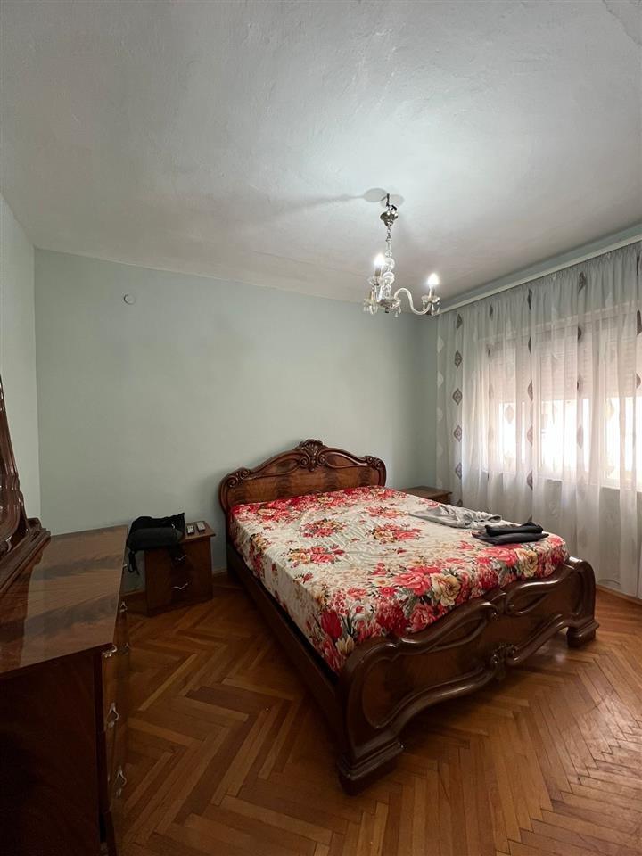 Shitet apartament 1+1+aneks , Myslym Shyr.