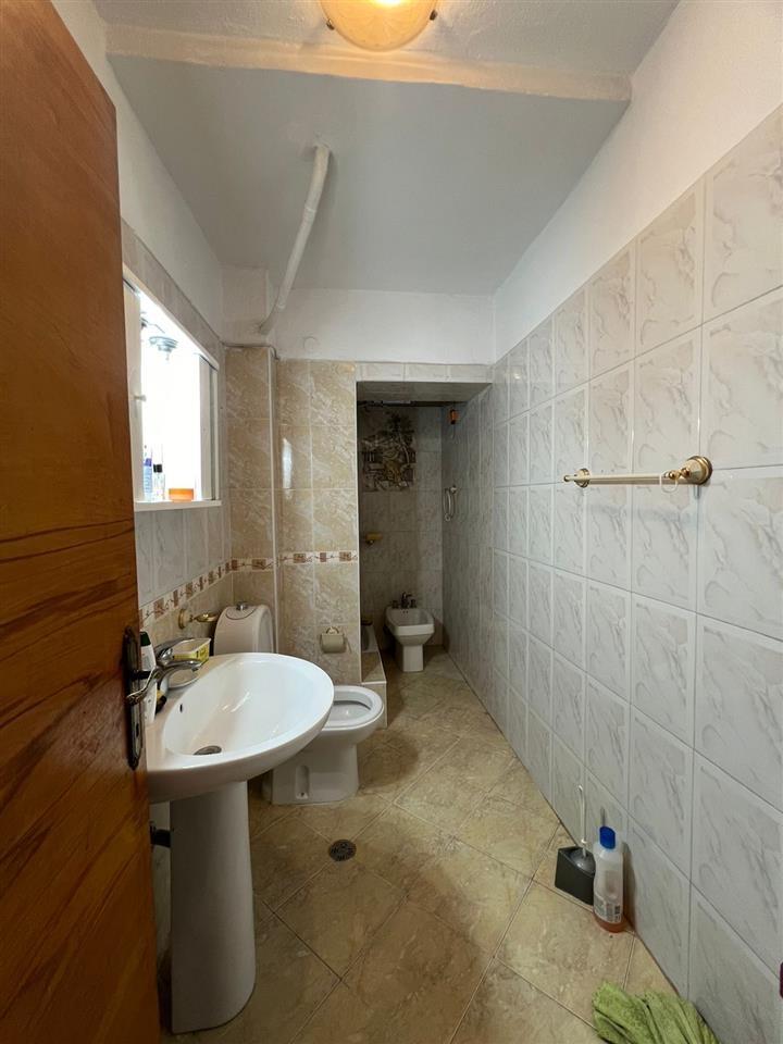 Shitet apartament 1+1+aneks , Myslym Shyr.