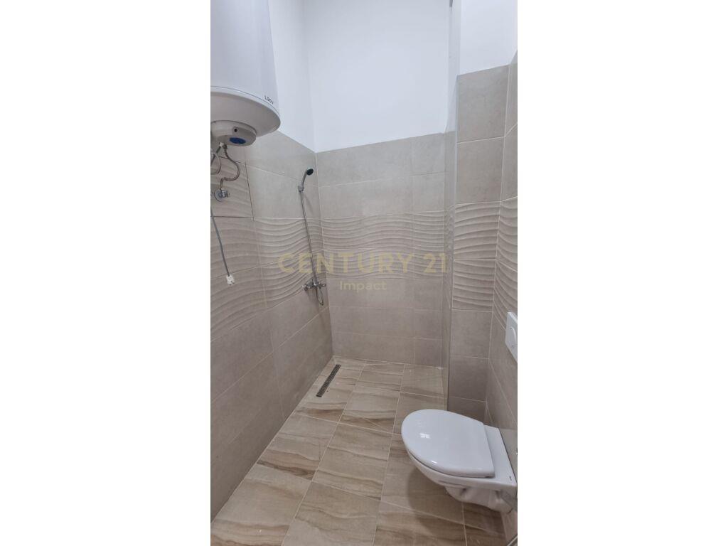 JAPIM APARTAMENT 2+1 ME QIRA TE ARLIS FARMACIA 10!