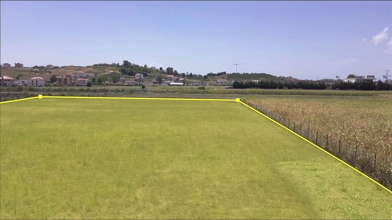 Durres, jap me qera toke 9.700 m² 0.10 Euro/m2