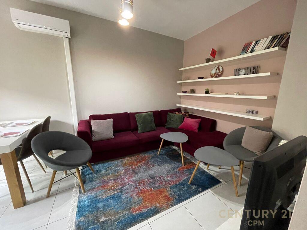 Qira Apartament 1+1 Pazari i Ri 500 € 65 m2