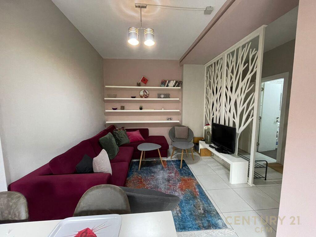 Qira Apartament 1+1 Pazari i Ri 500 € 65 m2