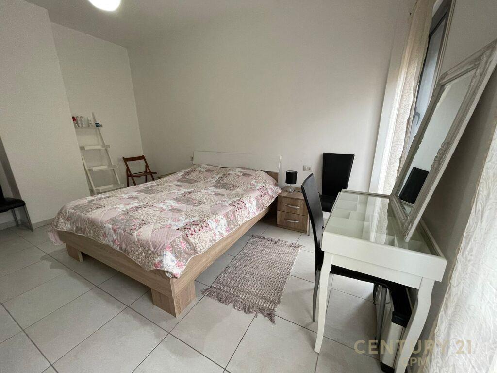 Qira Apartament 1+1 Pazari i Ri 500 € 65 m2