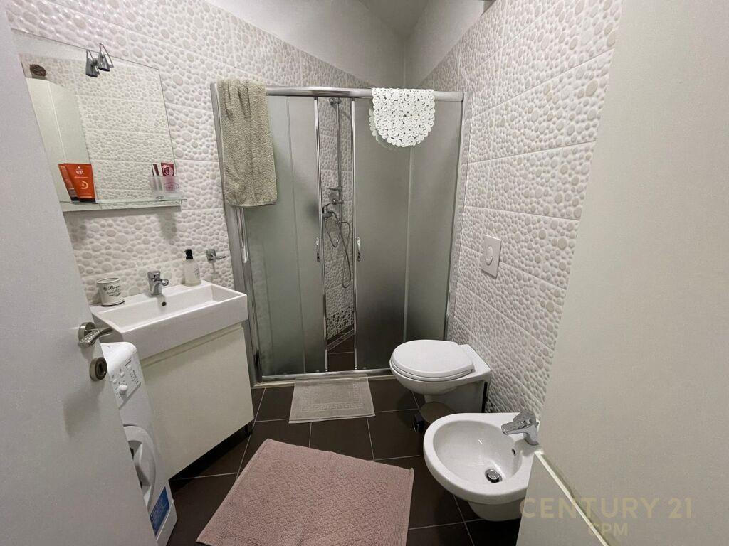 Qira Apartament 1+1 Pazari i Ri 500 € 65 m2