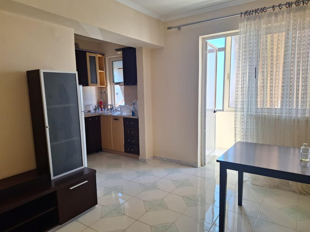 SHITET APARTAMENT 1+1 TEK SPITALI AMERIKAN NE DURRES !