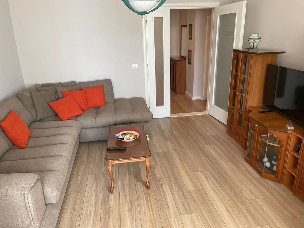 JEPET ME QERA 1+1 NE VOLLGA DURRES !