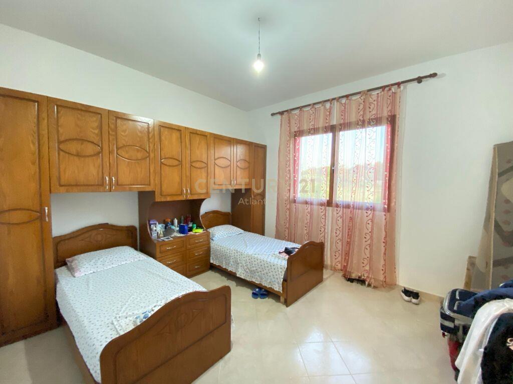 SHITET SHTEPI PRIVATE NE RRETH~SHIJAK!