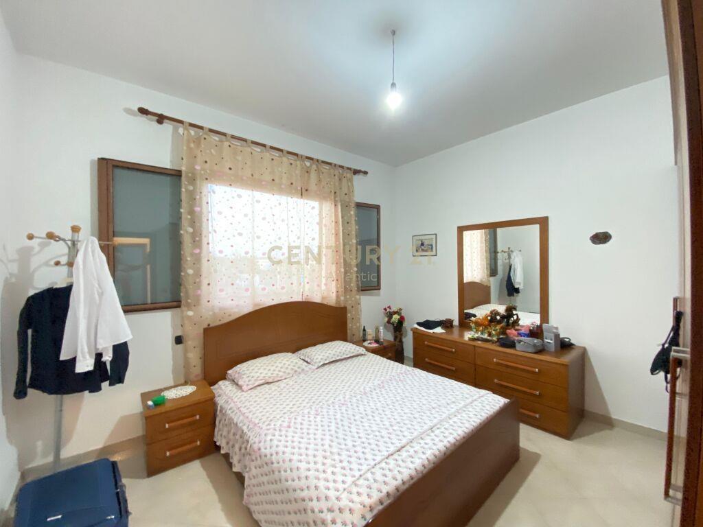 SHITET SHTEPI PRIVATE NE RRETH~SHIJAK!