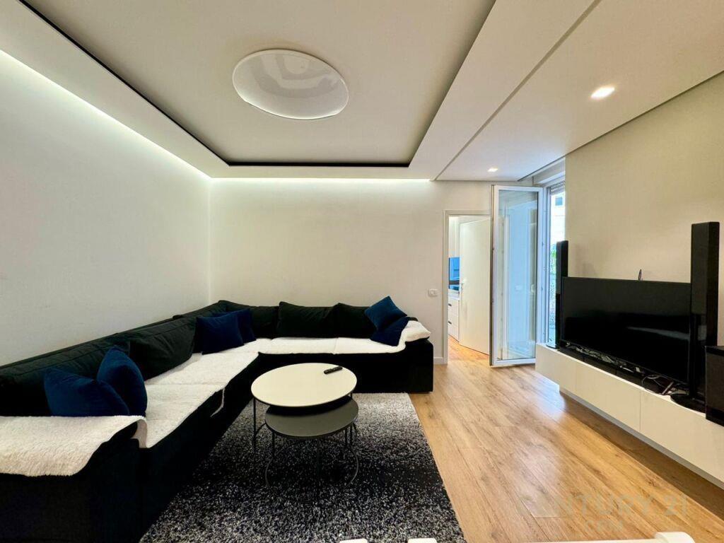 Qera, Apartament 1+1+Post Parkimi, Rruga e Kavajes , Tiranë!