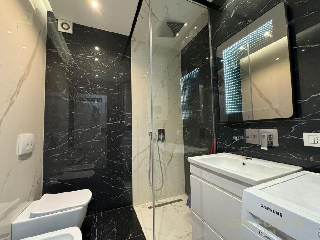 Qera, Apartament 1+1+Post Parkimi, Rruga e Kavajes , Tiranë!