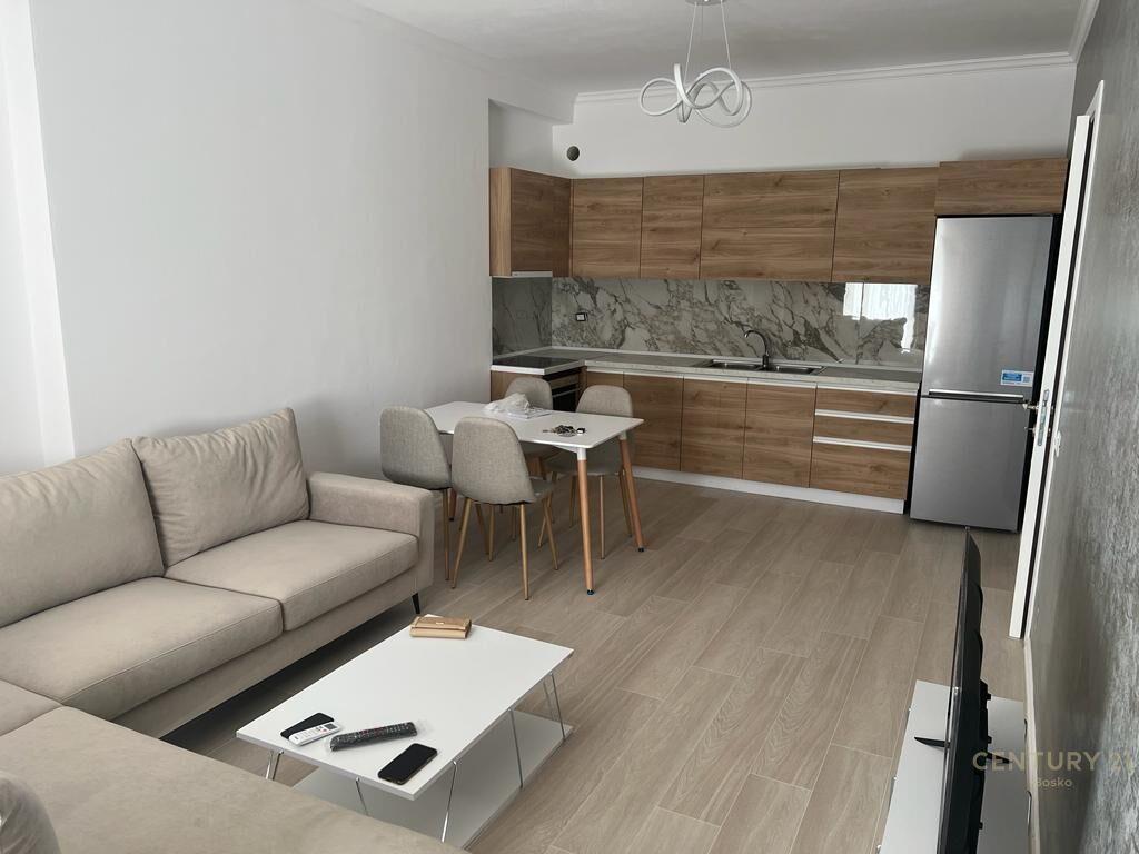 Qira Apartament 2+1+2 Yzberisht 550 € 106 m2