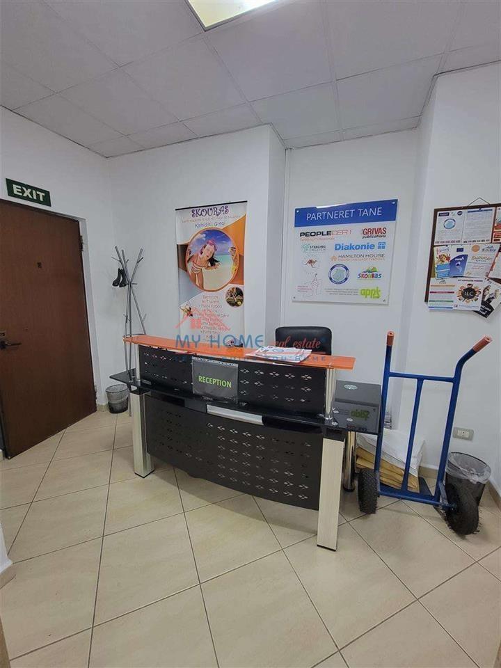 Zyre me qera ne Bllok ne Tirane