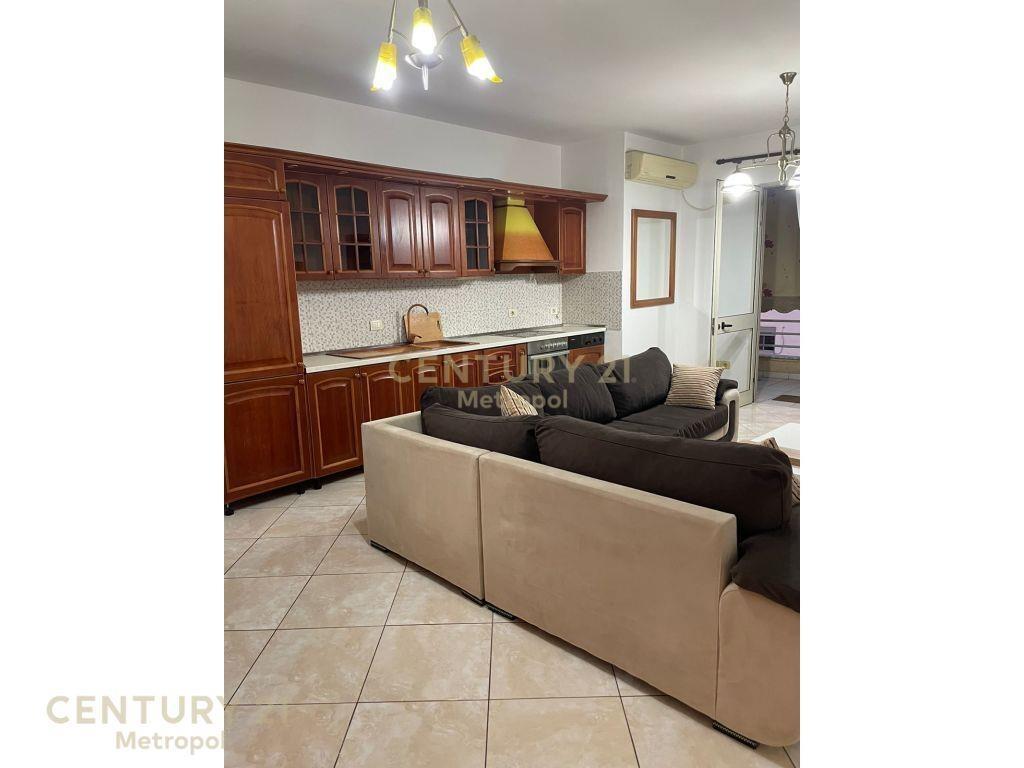 APARTAMENT 3+1+2 ME QIRA, TE DY PALMAT !Metropol98705