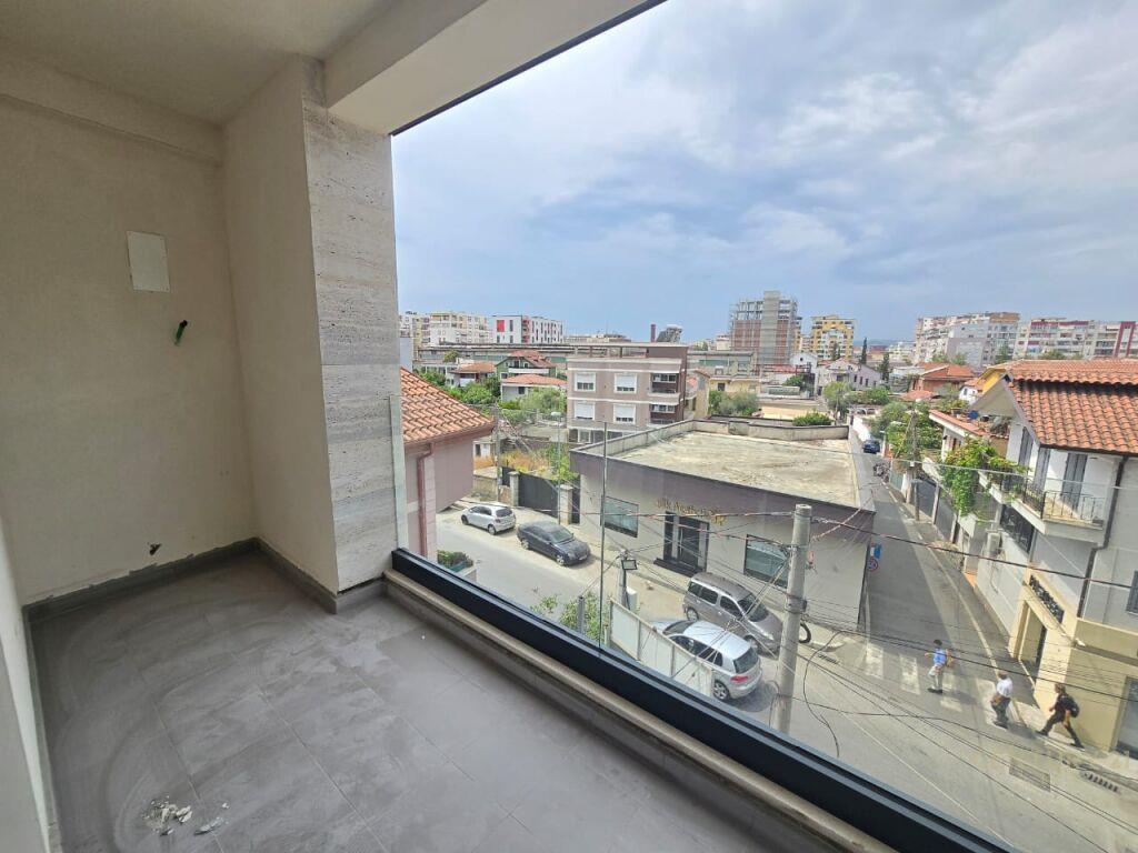 Shitet Apartament 2+1+2 Bulevardi i Ri 180 000 € 109 m2