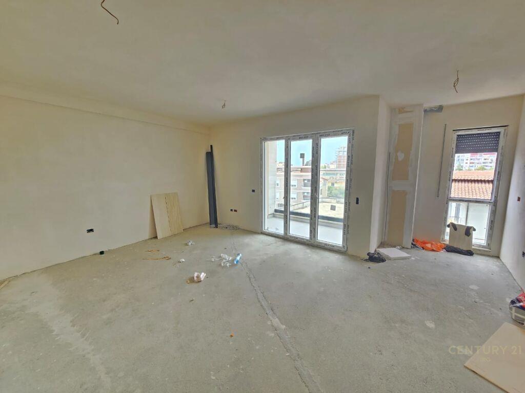 Shitet Apartament 2+1+2 Bulevardi i Ri 180 000 € 109 m2