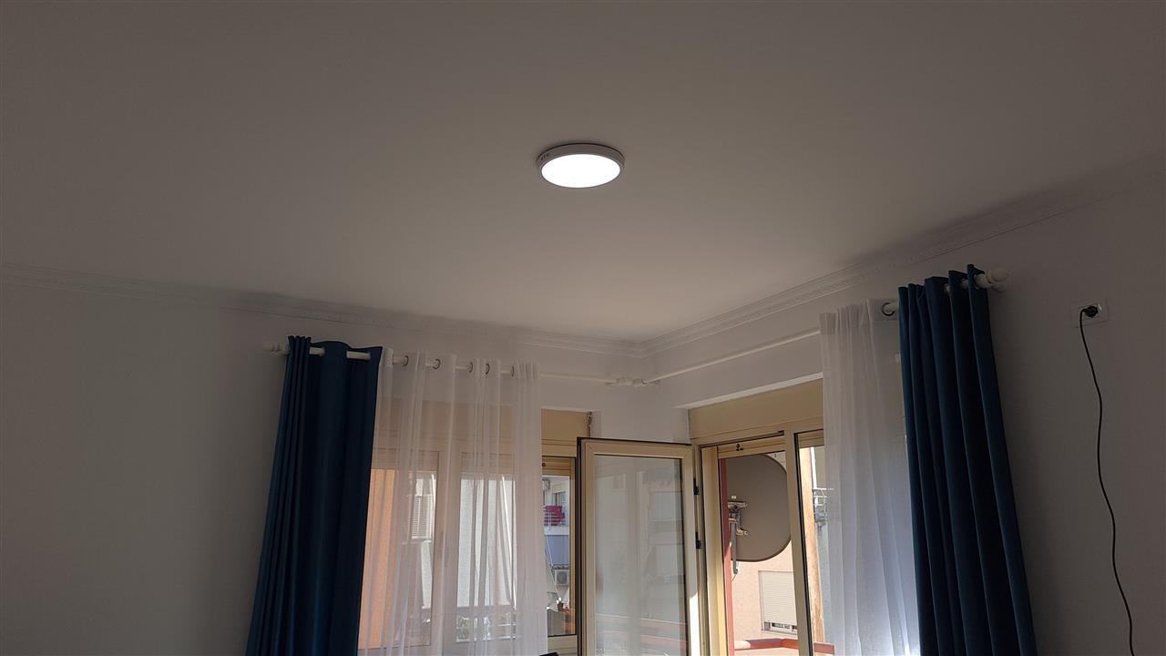 Jepet me qera 700 euro 2+1 me garazh