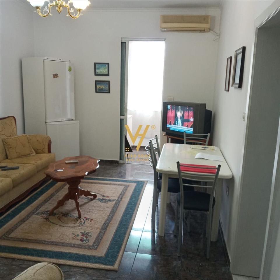 APARTAMENT 1+1ME QERA TE RR MYSLYM SHYRI 500 EURO