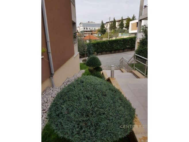 Qira Apartament 3+1+2+2 Poste Parkimi TEG 1300 € 132 m2