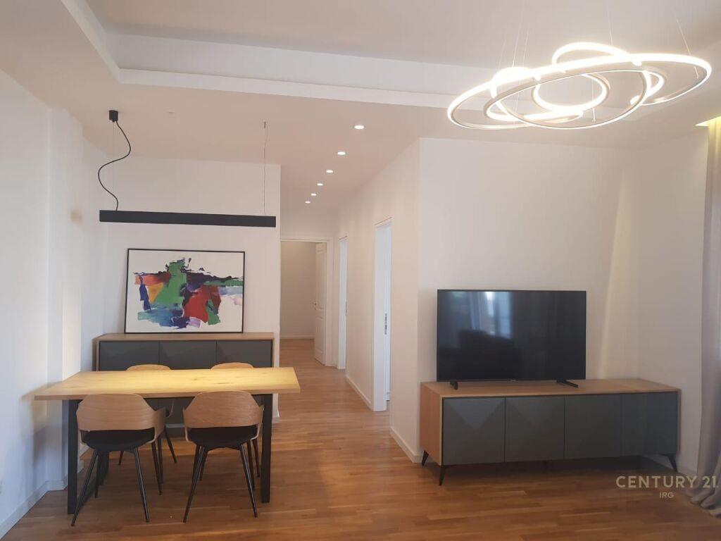 Qira Apartament 3+1+2+2 Poste Parkimi TEG 1300 € 132 m2
