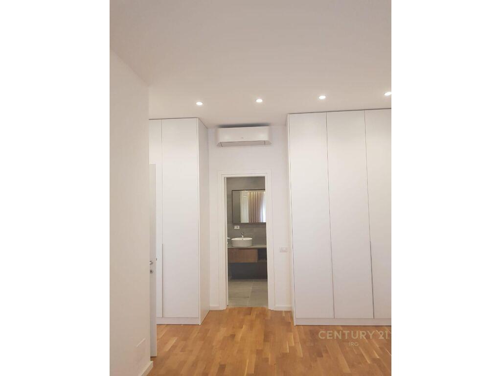 Qira Apartament 3+1+2+2 Poste Parkimi TEG 1300 € 132 m2