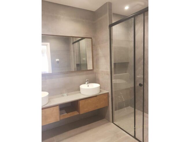 Qira Apartament 3+1+2+2 Poste Parkimi TEG 1300 € 132 m2