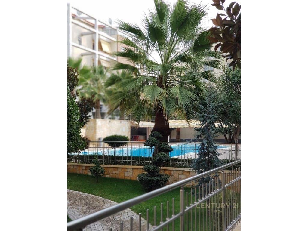 Qira Apartament 3+1+2+2 Poste Parkimi TEG 1300 € 132 m2