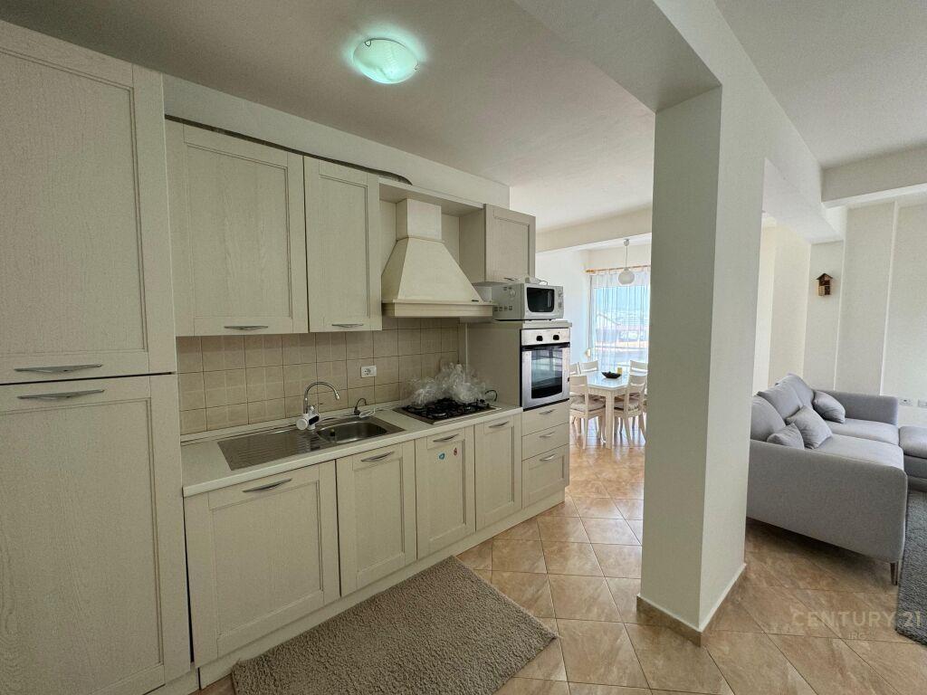 Shitet Apartament 2+1 Kodra e Diellit 187 000 € 90 m2