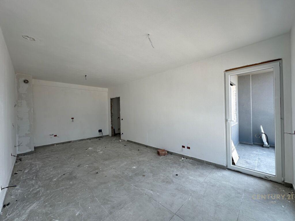 Shitet Apartament 2+1 Univers City 89 000 € 84 m2