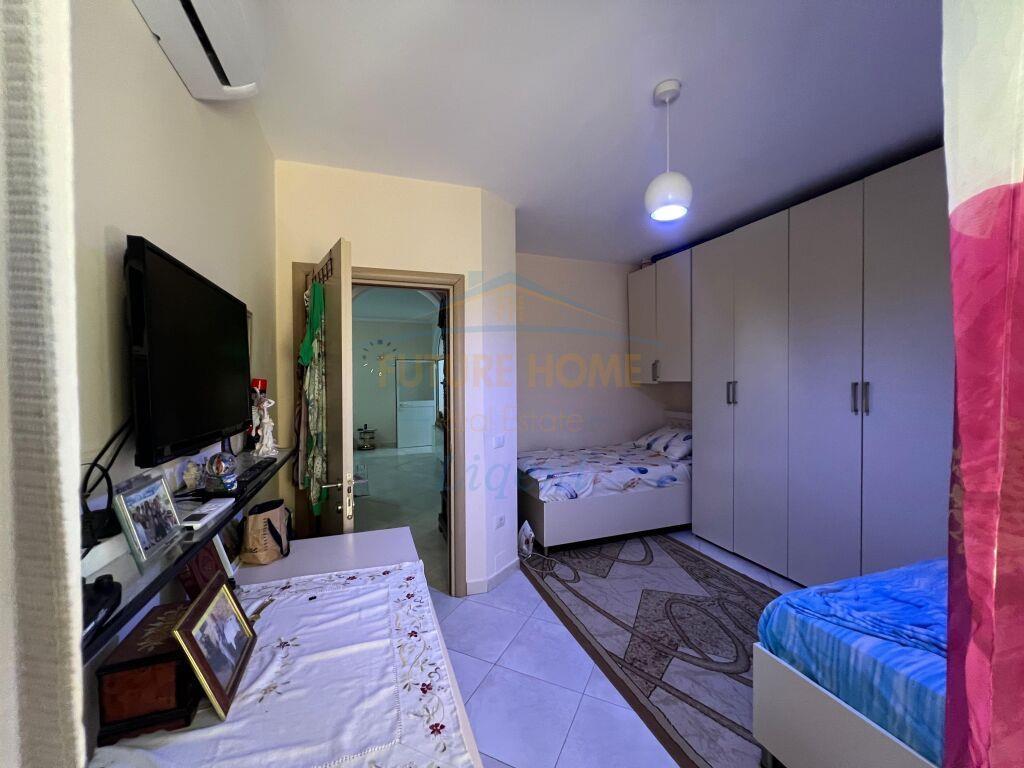 Shitet, Apartament 2+1+2, Liqeni i Thate, Tirane.