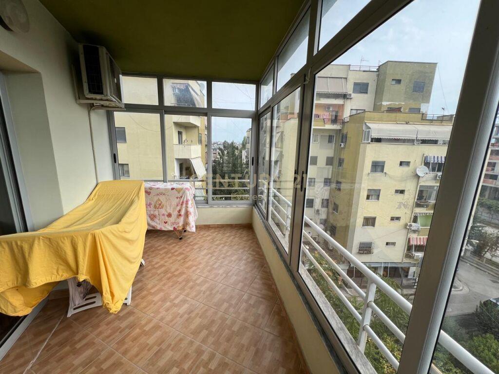 Qira Apartament 2+1 Shkolla e Bashkuar 500 € 96 m2