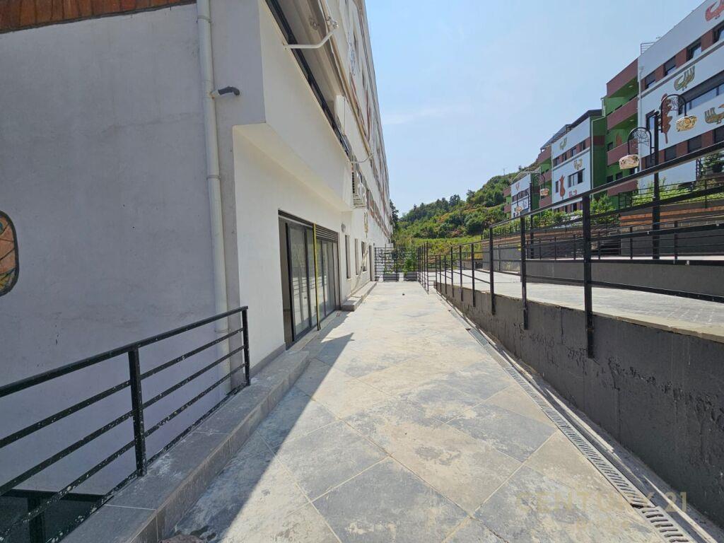 Shitet Apartament 3+1+2+Verande Kodra e Diellit