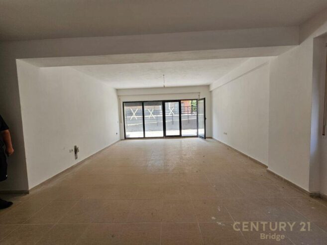 Shitet Apartament 3+1+2+Verande Kodra e Diellit