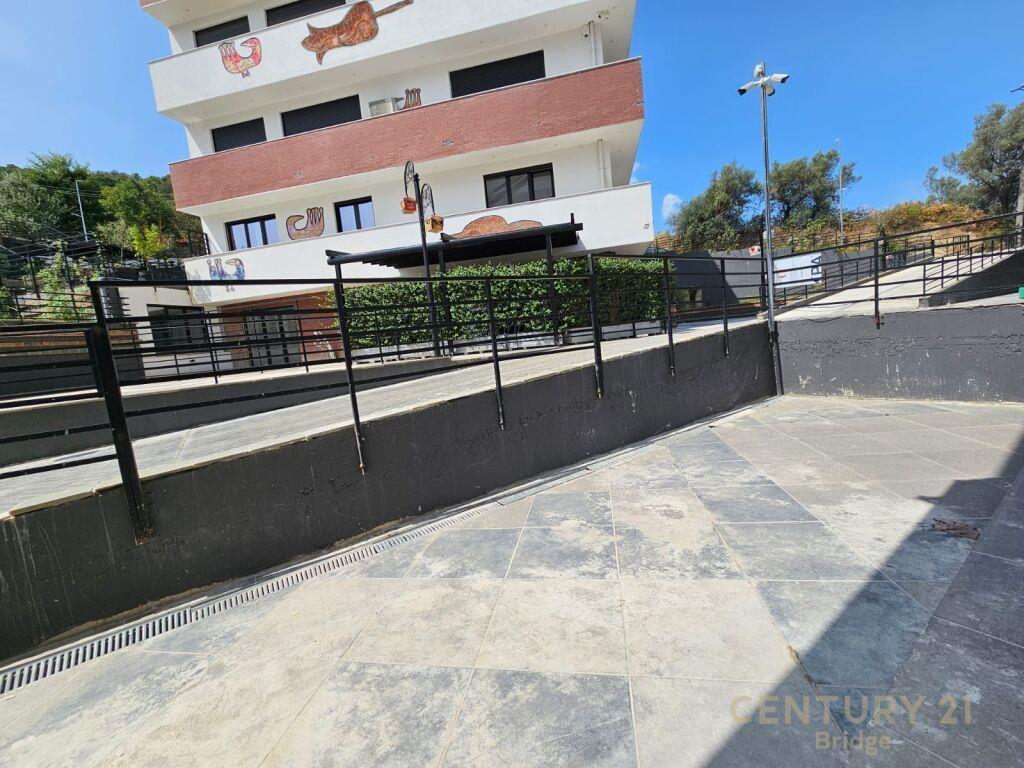 Shitet Apartament 3+1+2+Verande Kodra e Diellit