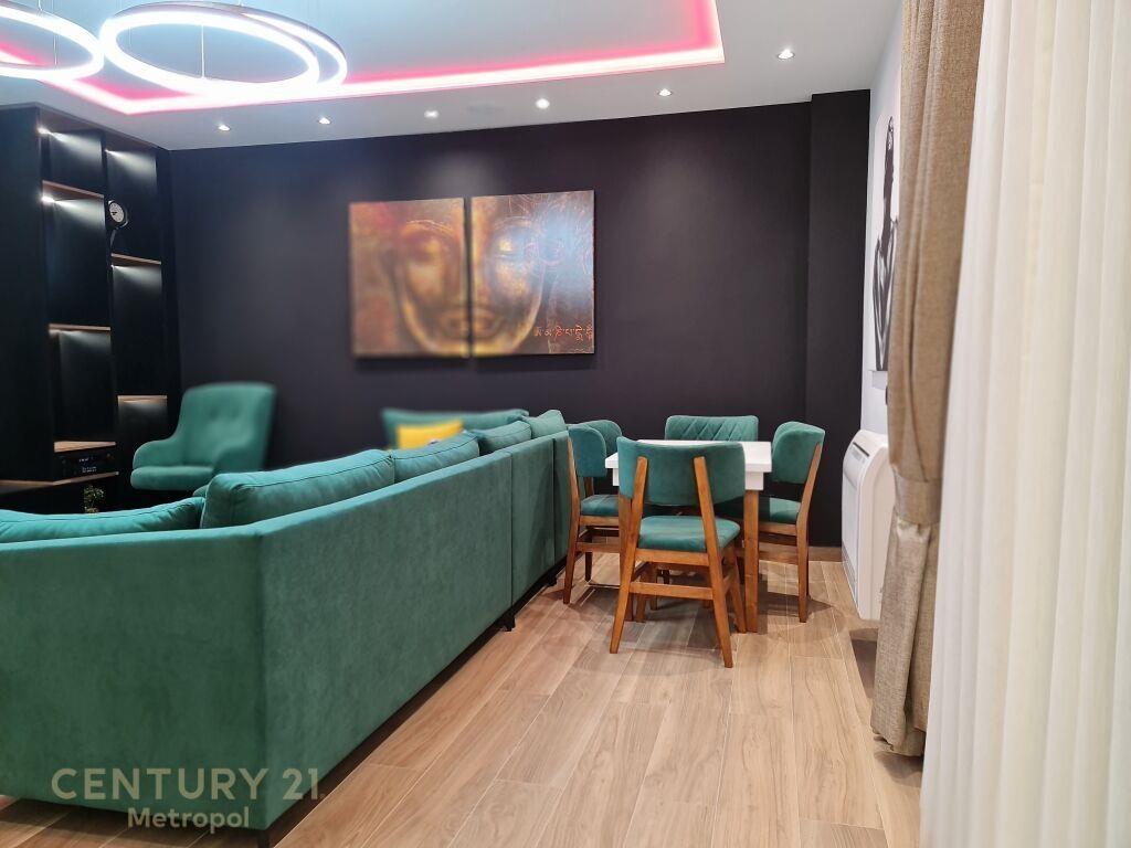 Qira Apartament 1+1 TEG 800 € 83 m2