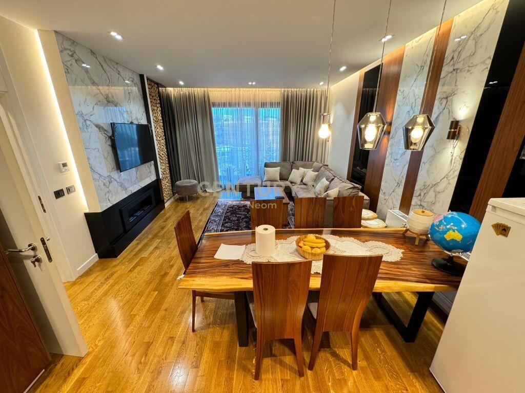 Shitet Apartament 1+1+Post Parkimi Rruga e Elbasanit 320000€