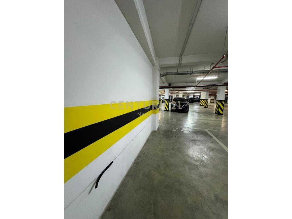 Shitet Apartament 1+1+Post Parkimi Rruga e Elbasanit 320000€