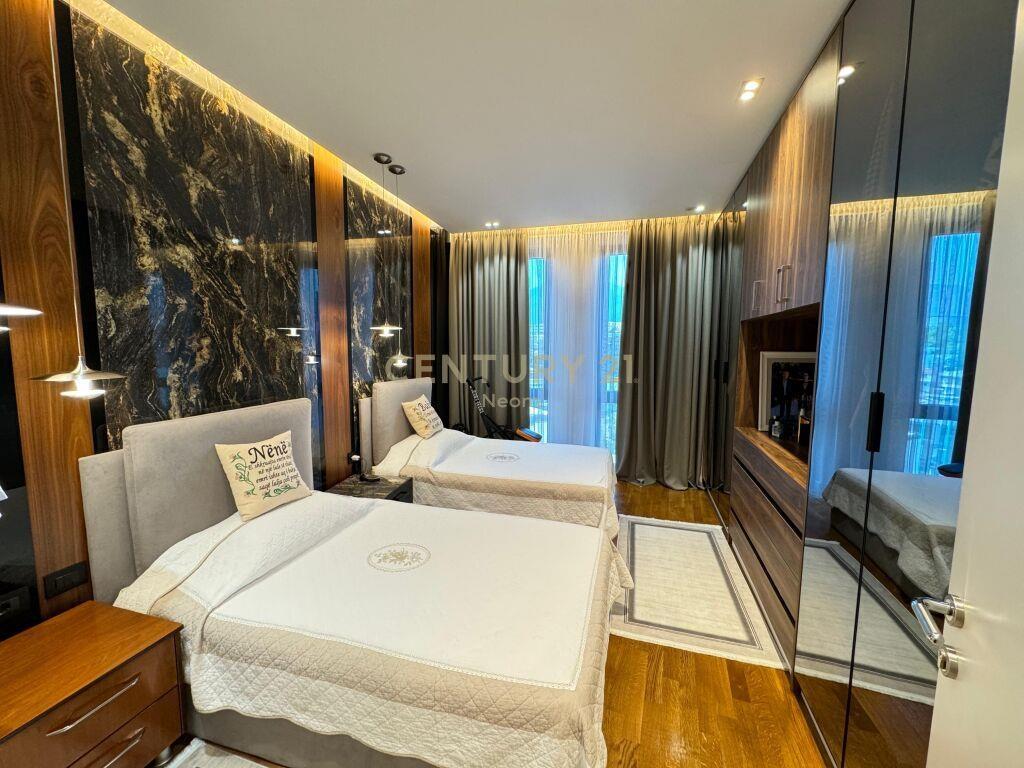 Shitet Apartament 1+1+Post Parkimi Rruga e Elbasanit 320000€