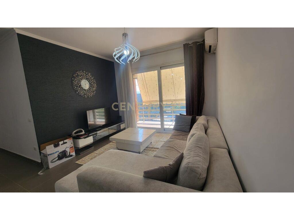 APARTAMENT 2+1+2 ME QIRA, PRANE QYTET STUDENTITprestige98398
