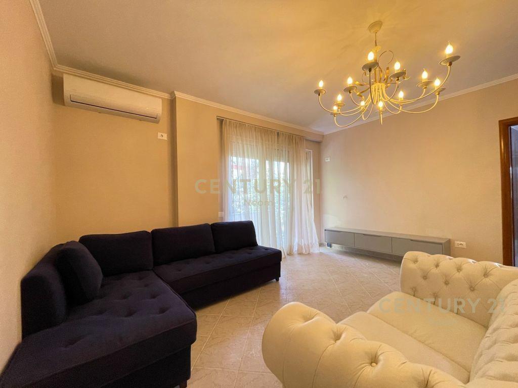 Shitet Apartamenti 3+1+2 Liqeni i Thate 1000 € 145 m2
