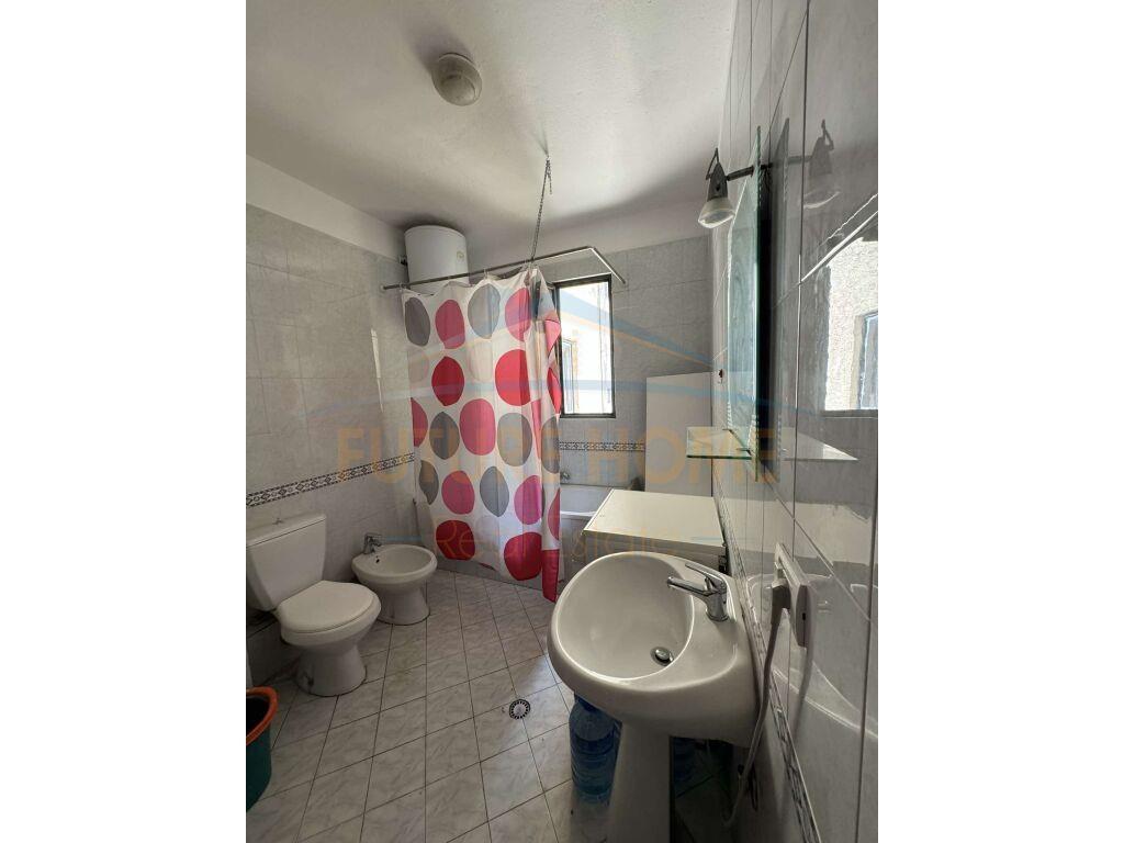 Qera, Apartament 2+1, Zogu i Zi.