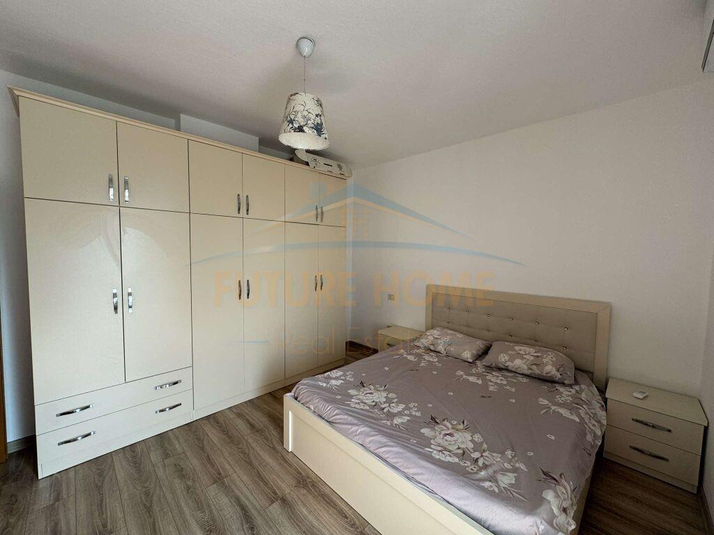 Qera, Apartament 2+1, Zogu i Zi.