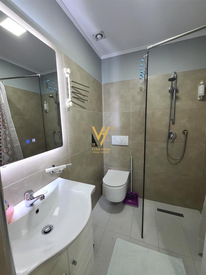 SHITET PRONE TE RRUGA E KAVAJES 1.300.000 EURO